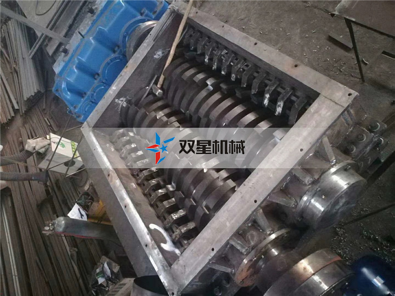 特黄一级黄色高清大片 金属撕碎机的刀盘刀片的维护与保养