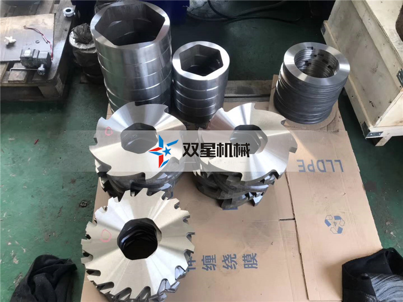 <a href='http://www.astimsrl.com' target='_blank'><span>金属撕碎机</span></a>刀片现场实拍