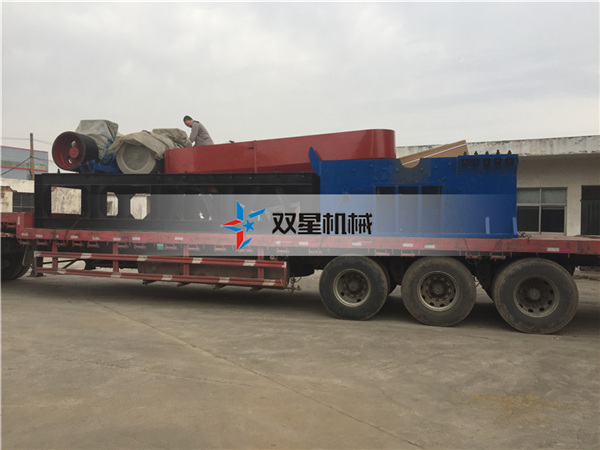 <a href='http://www.astimsrl.com' target='_blank'><span>金属撕碎机</span></a>厂家1600型设备发货现场